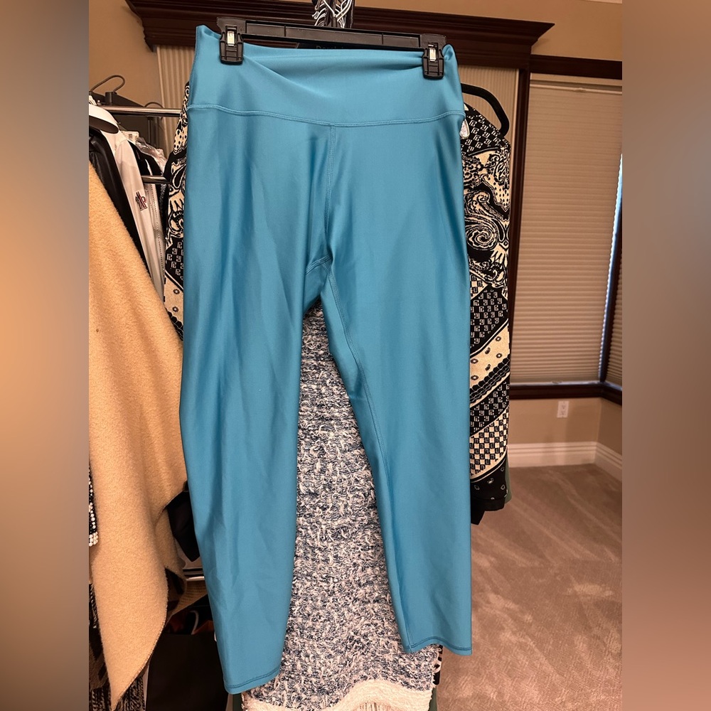 ALO Yoga Teal blue Leggings 7/8 airlift pants $135!!